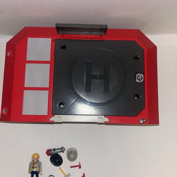 Playmobil 5663 Take Along Fire Station Some Accessories & Figure Incomplete - Picture 12 of 16